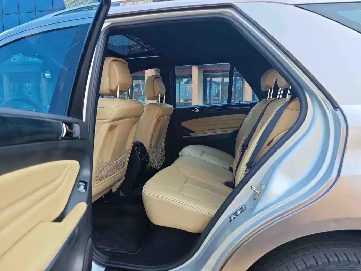 Mercedes-Benz M-Class 2010 ML 350 4MATIC Luxury Special Edition — миниатюра 11