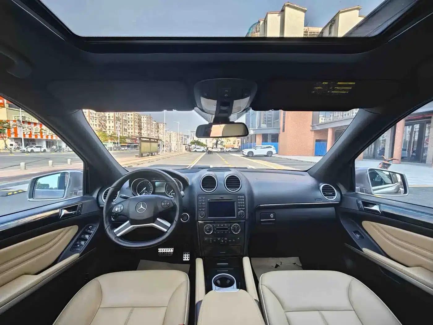Mercedes-Benz M-Class 2010 ML 350 4MATIC Luxury Special Edition — миниатюра 13