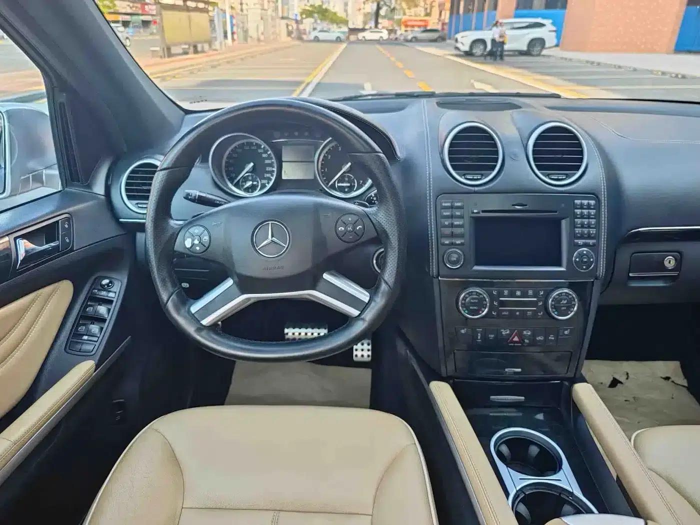 Mercedes-Benz M-Class 2010 ML 350 4MATIC Luxury Special Edition — миниатюра 14