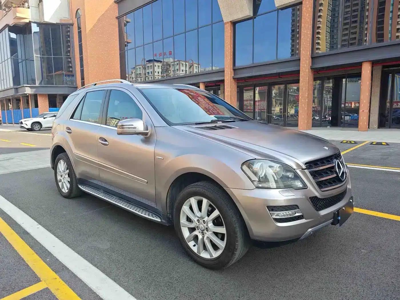 Mercedes-Benz M-Class 2010 ML 350 4MATIC Luxury Special Edition — миниатюра 3