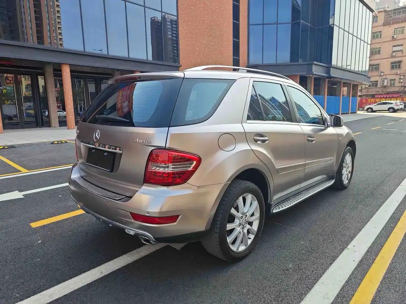 Mercedes-Benz M-Class 2010 ML 350 4MATIC Luxury Special Edition — миниатюра 4