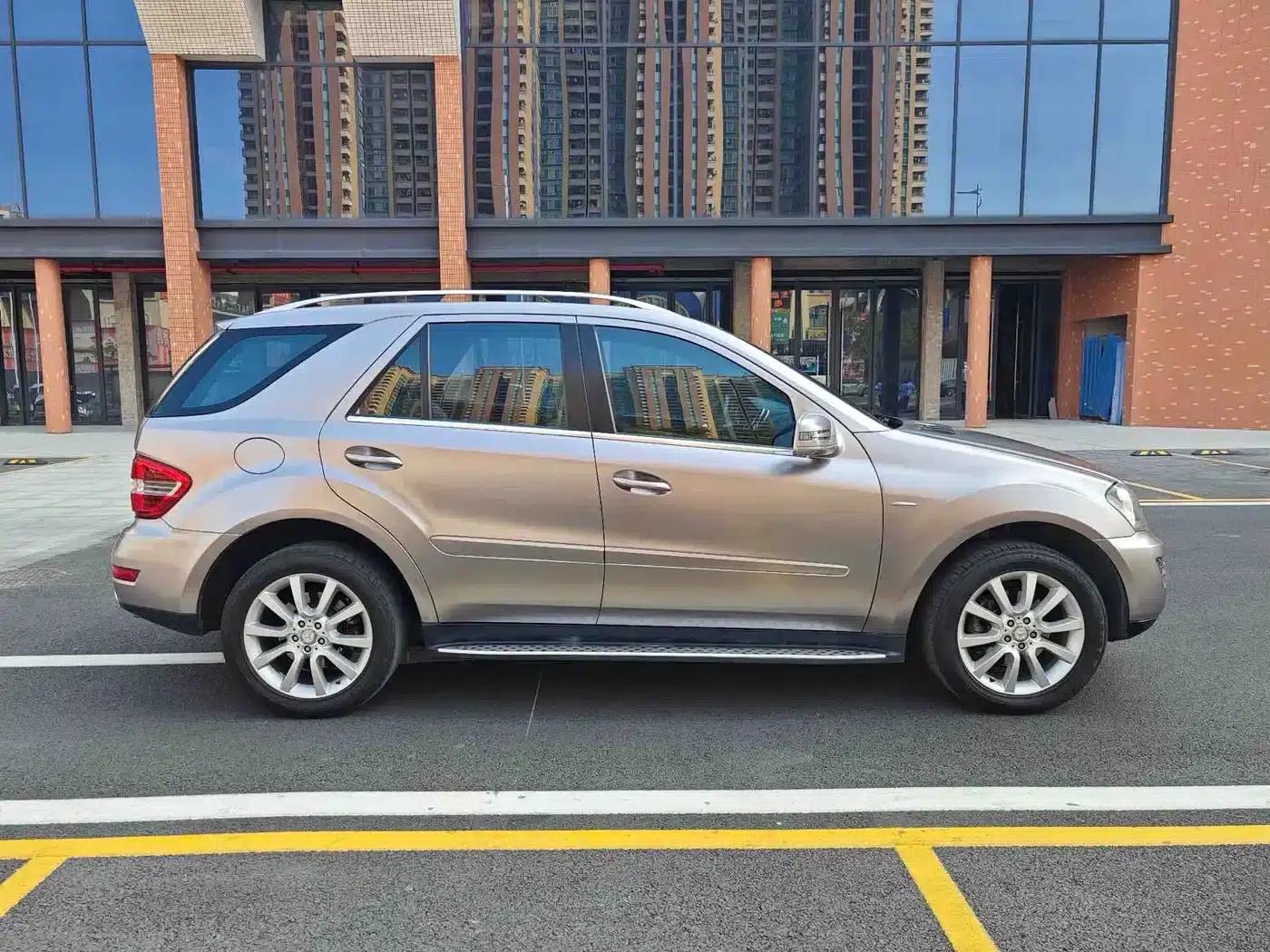 Mercedes-Benz M-Class 2010 ML 350 4MATIC Luxury Special Edition — миниатюра 8