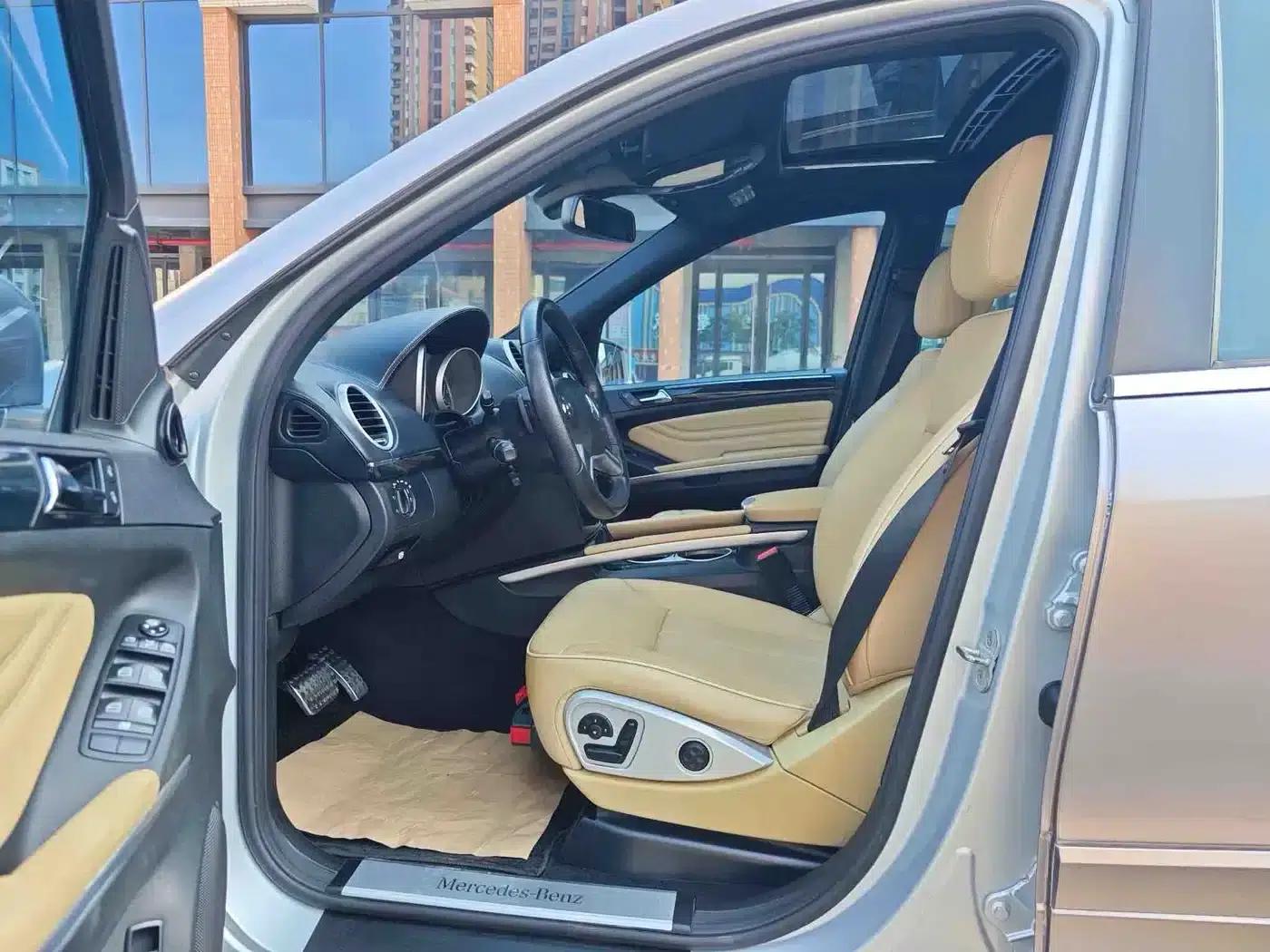 Mercedes-Benz M-Class 2010 ML 350 4MATIC Luxury Special Edition — миниатюра 9