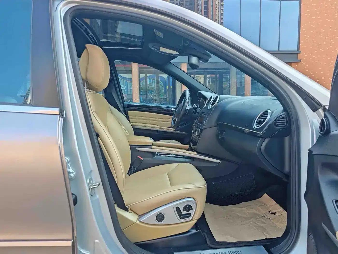 Mercedes-Benz M-Class 2010 ML 350 4MATIC Luxury Special Edition — миниатюра 10