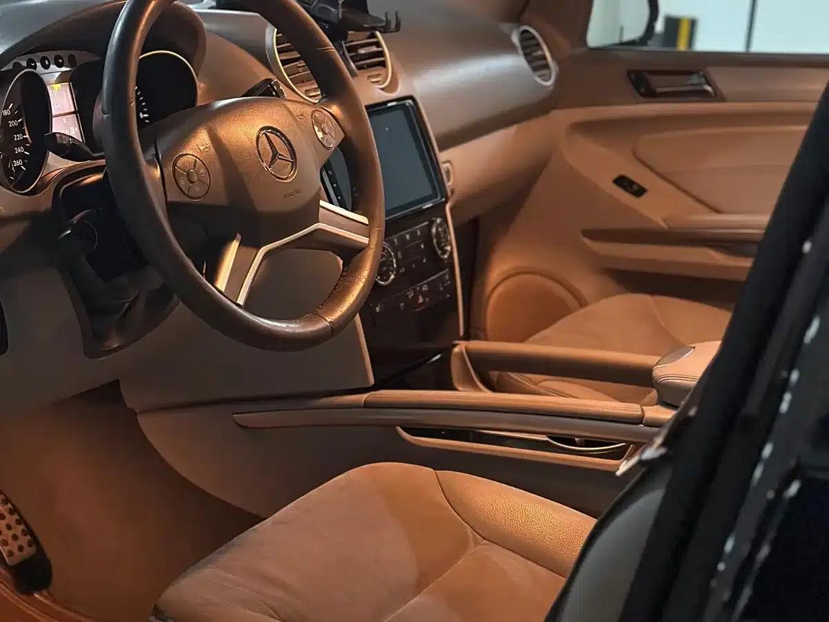 2010 Mercedes-Benz M-Class ML 300 4MATIC — миниатюра 9