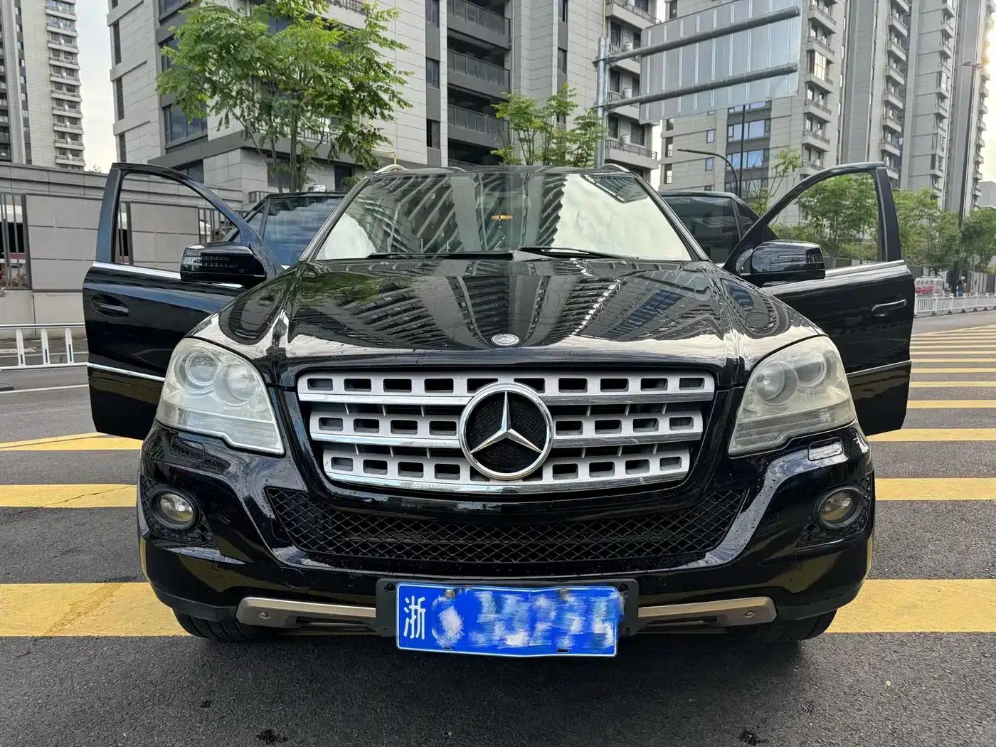 Mercedes-Benz M-Class 2010 ML 350 4MATIC Luxury — миниатюра 1