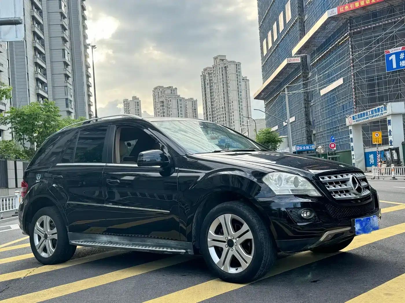 Mercedes-Benz M-Class 2010 ML 350 4MATIC Luxury — миниатюра 3