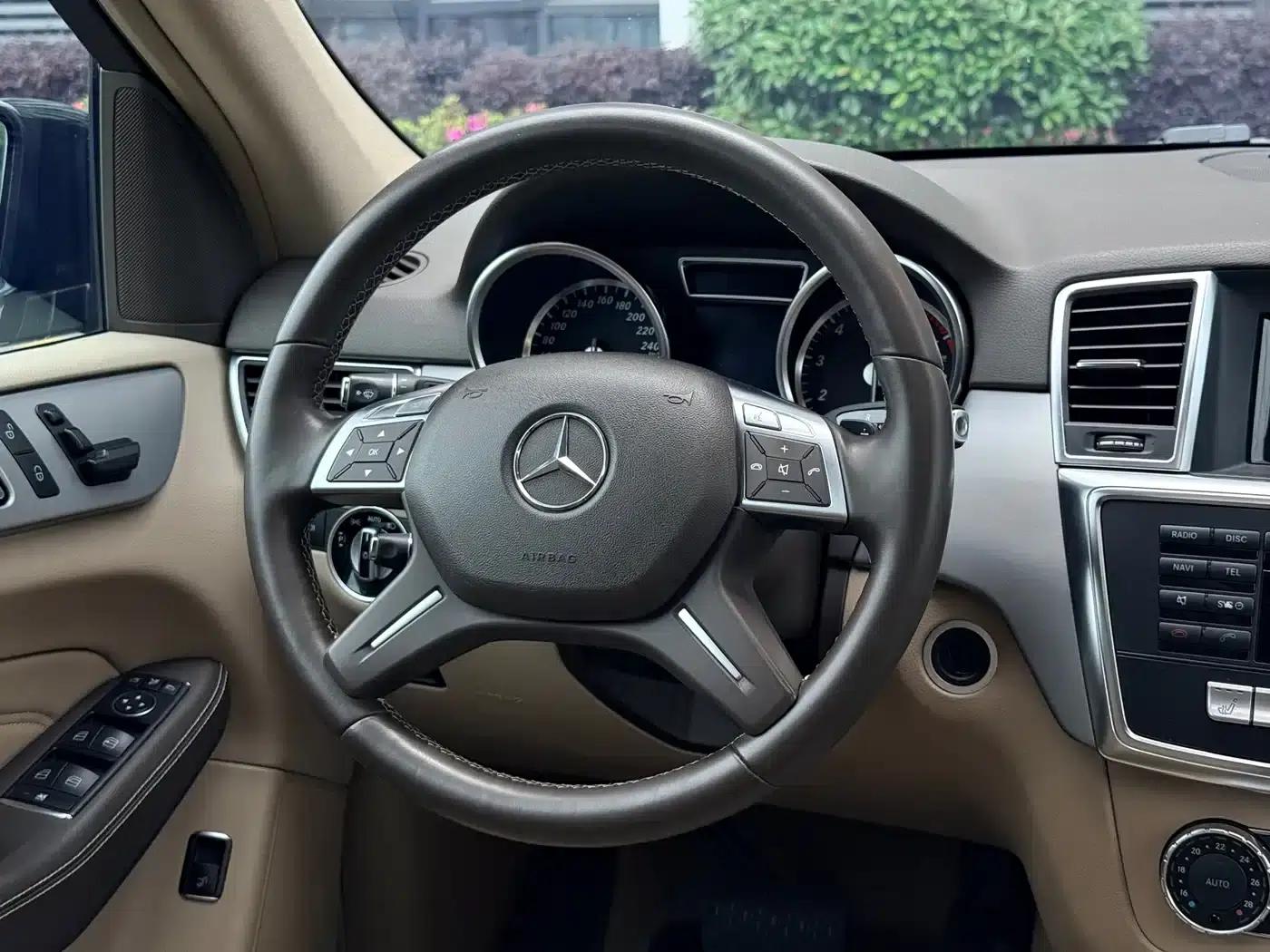 Mercedes-Benz M-Class 2012 ML 300 — миниатюра 16