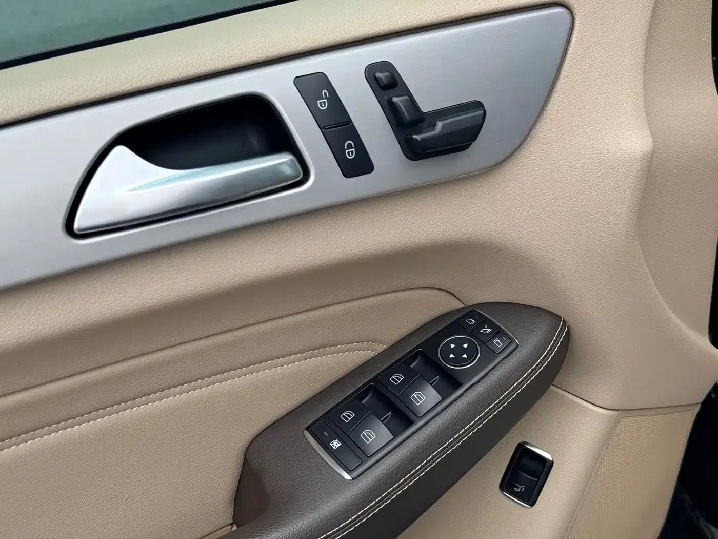 Mercedes-Benz M-Class 2012 ML 300 — миниатюра 22