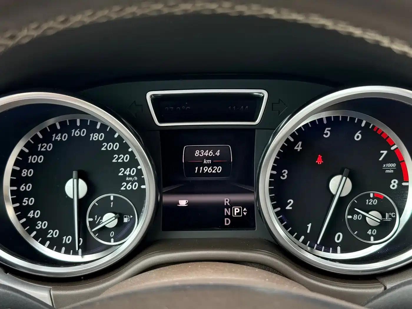 Mercedes-Benz M-Class 2012 ML 300 — миниатюра 24