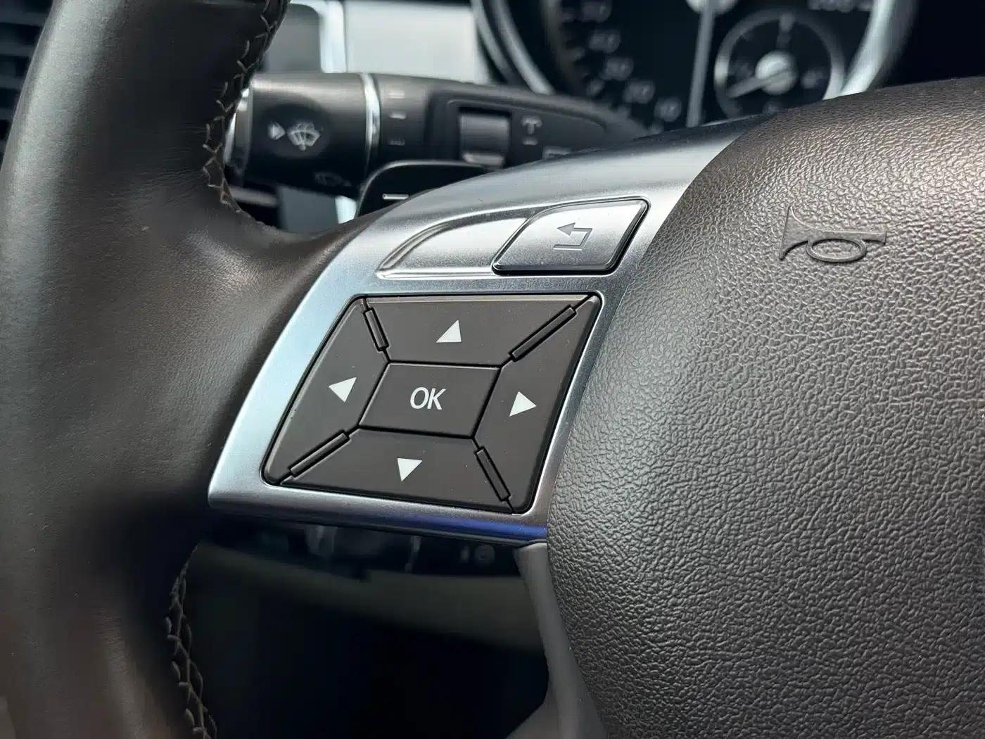 Mercedes-Benz M-Class 2012 ML 300 — миниатюра 25
