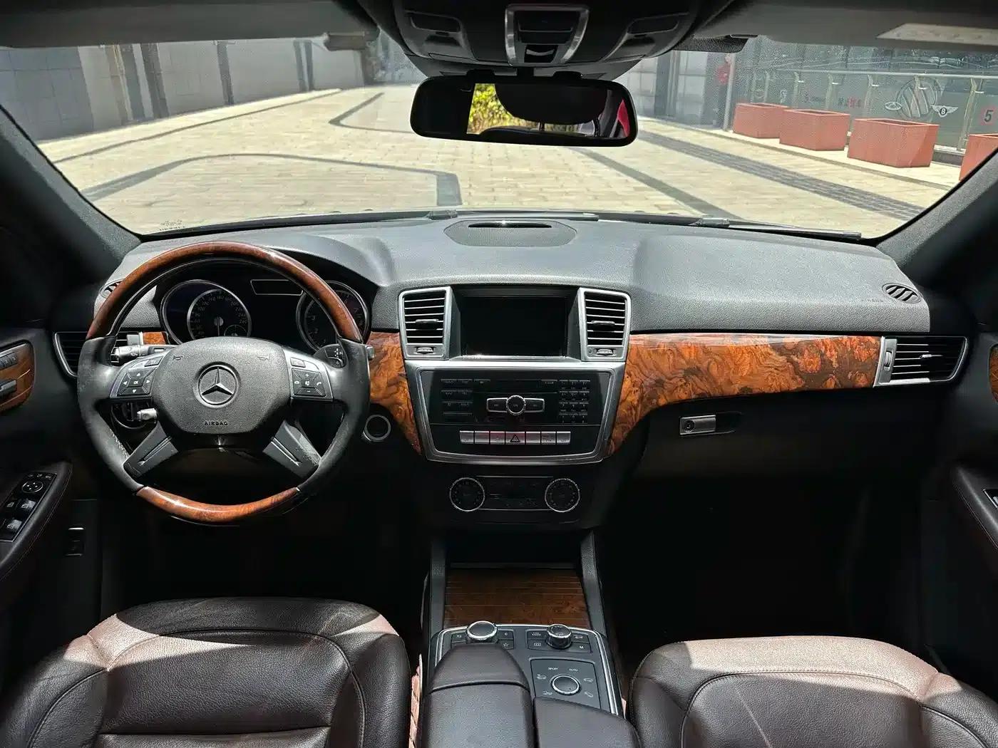 Mercedes-Benz M-Class 2014 ML 400 4MATIC Luxury — миниатюра 6