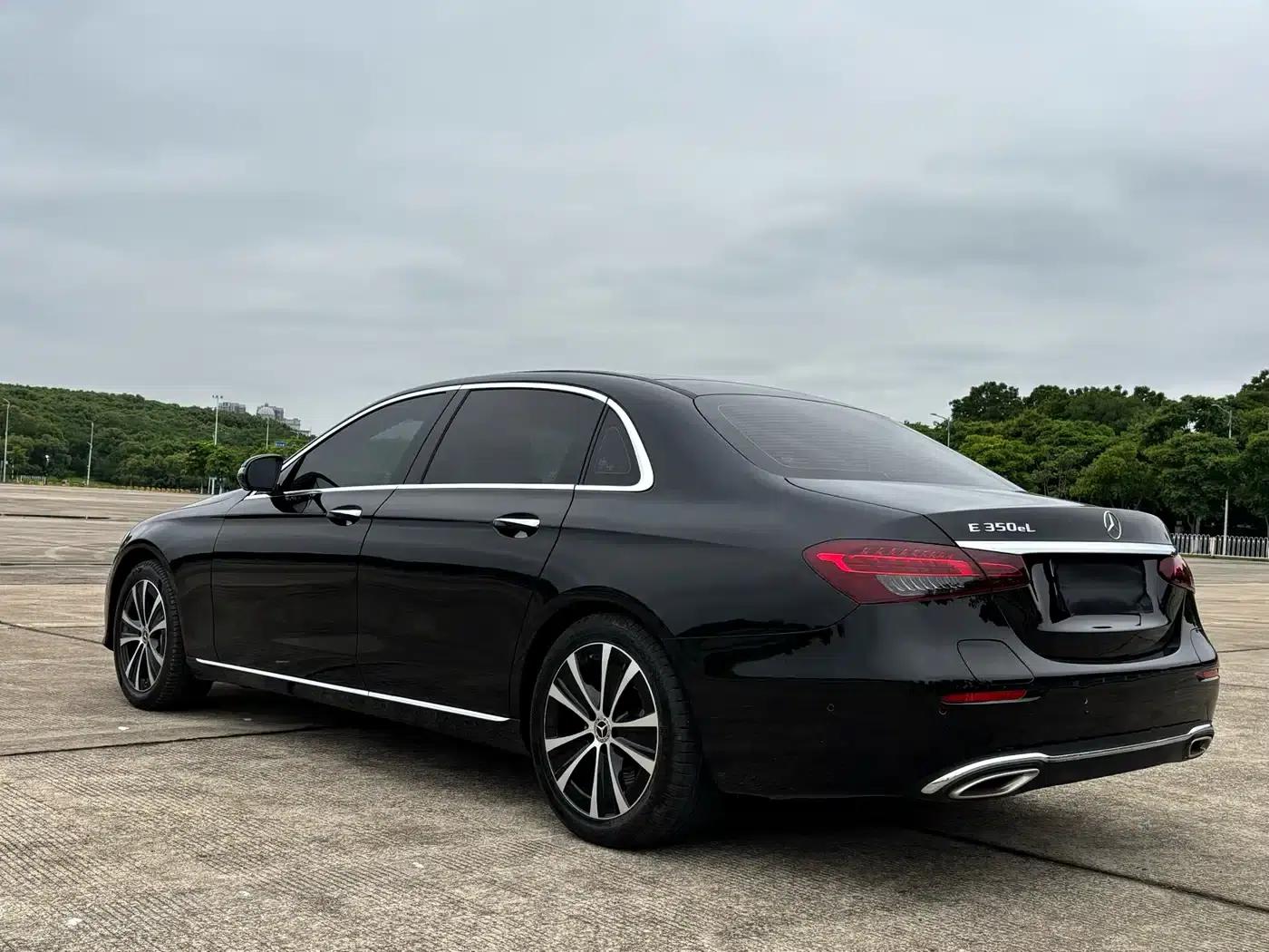 Mercedes-Benz E-Class PHEV 2022 E 350 e L Plug-in Hybrid Sedan — миниатюра 5