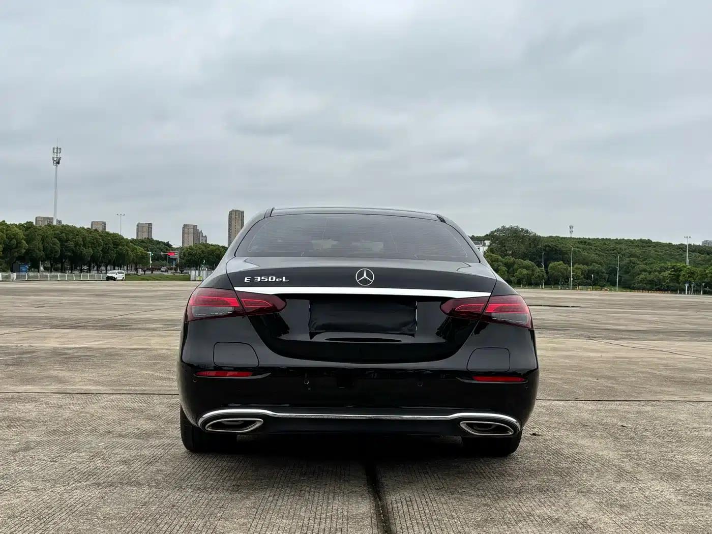 Mercedes-Benz E-Class PHEV 2022 E 350 e L Plug-in Hybrid Sedan — миниатюра 6