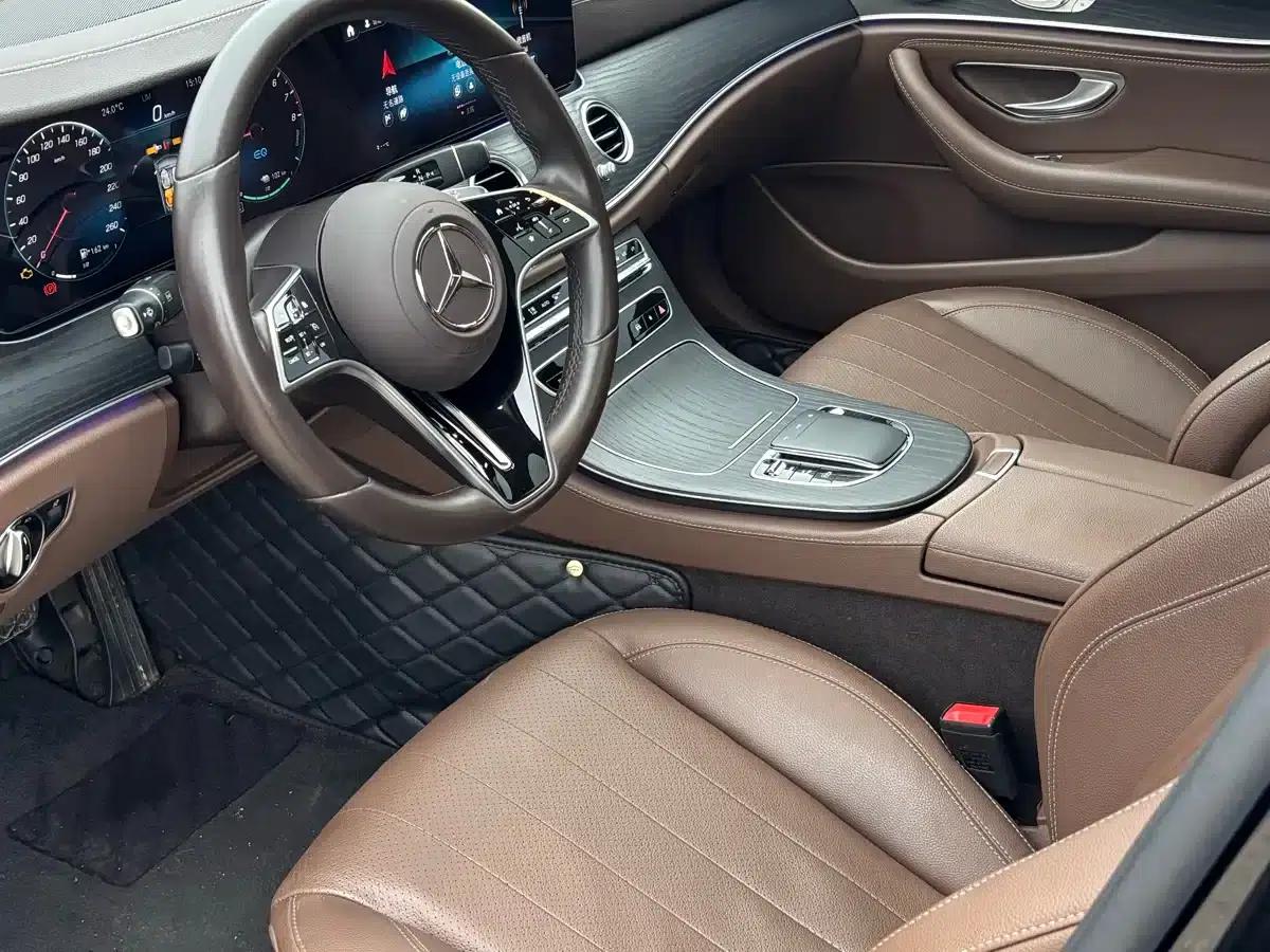 Mercedes-Benz E-Class PHEV 2022 E 350 e L Plug-in Hybrid Sedan — миниатюра 8