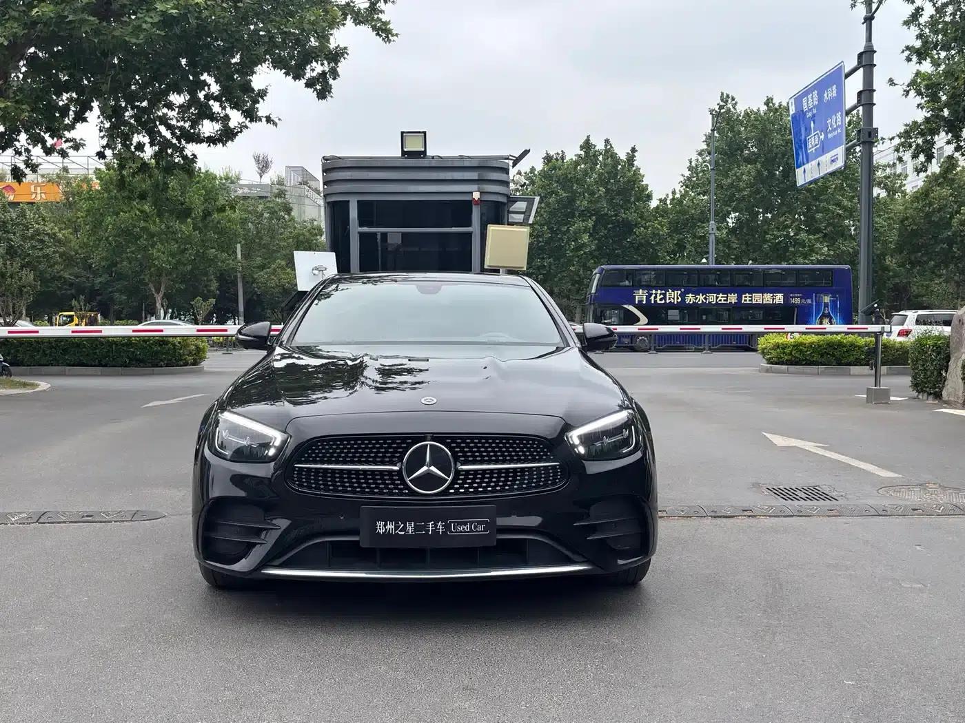 Mercedes-Benz E-Class PHEV 2022 Facelift E 350 e L Plug-in Hybrid Sports Sedan — миниатюра 2
