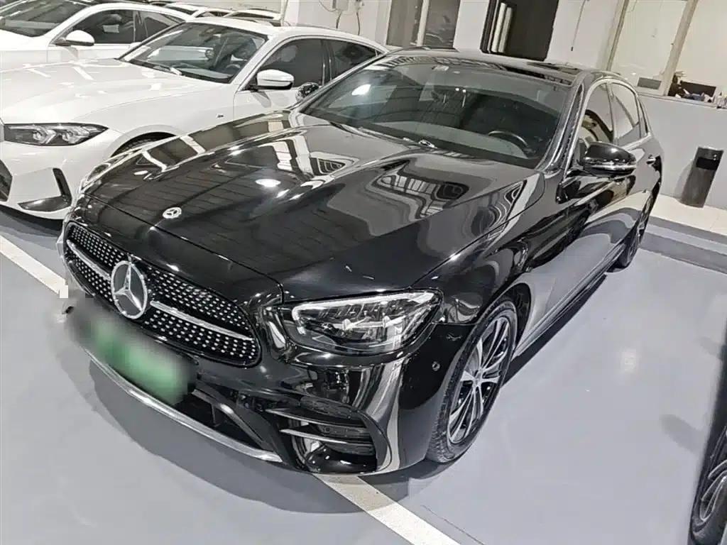 Mercedes-Benz E-Class PHEV 2022 Facelift E 350 e L Plug-in Hybrid Sports Sedan — миниатюра 1