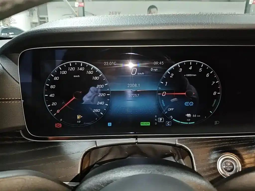 Mercedes-Benz E-Class PHEV 2022 Facelift E 350 e L Plug-in Hybrid Sports Sedan — миниатюра 12