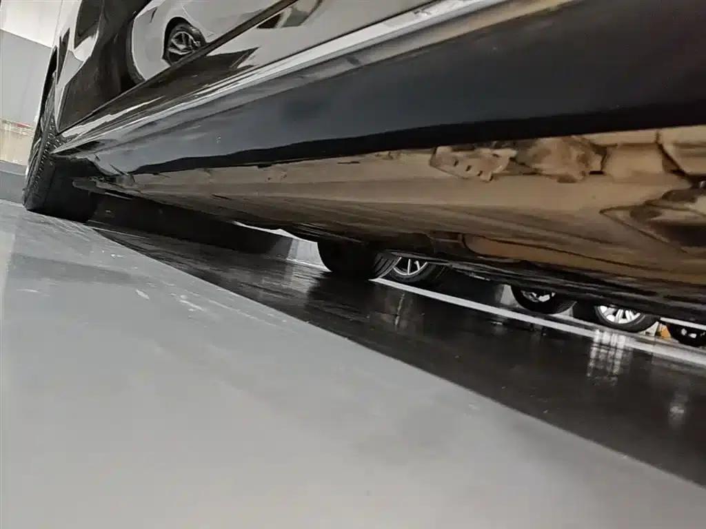 Mercedes-Benz E-Class PHEV 2022 Facelift E 350 e L Plug-in Hybrid Sports Sedan — миниатюра 21