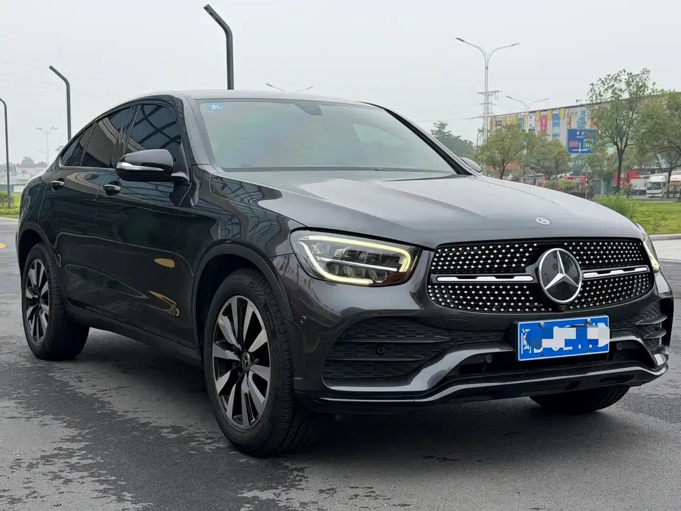 Mercedes-Benz GLC Coupe 2020 GLC 260 4MATIC Coupe SUV — миниатюра 3