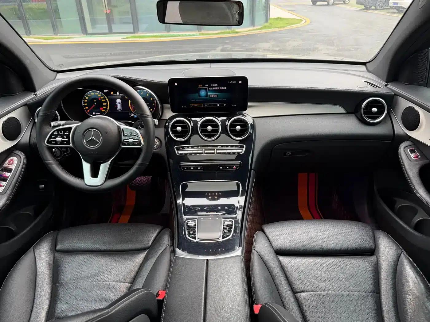Mercedes-Benz GLC Coupe 2020 GLC 260 4MATIC Coupe SUV — миниатюра 6