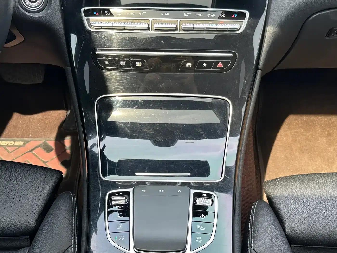 Mercedes-Benz GLC Coupe 2020 GLC 260 4MATIC Coupe SUV — миниатюра 11