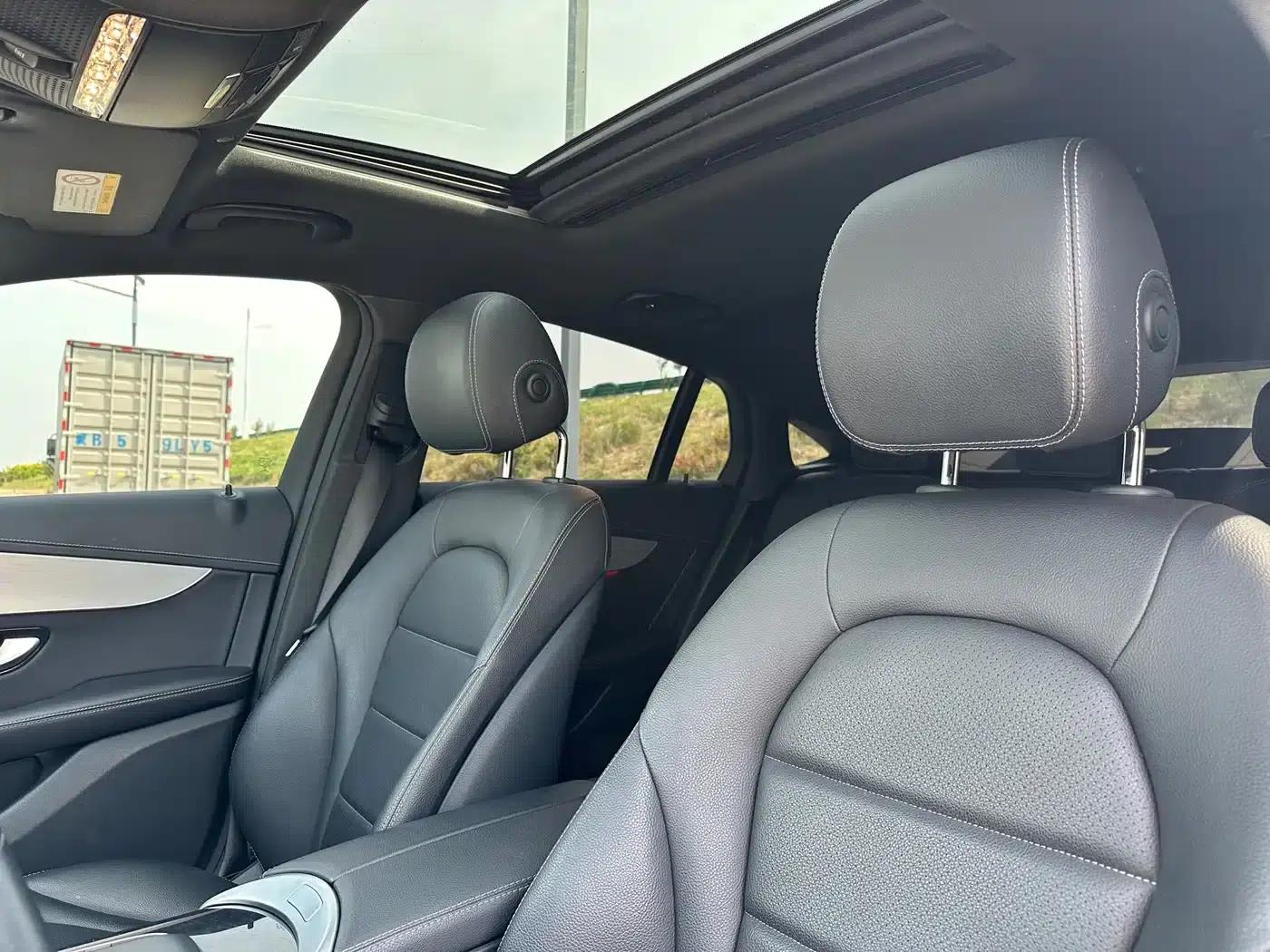 Mercedes-Benz GLC Coupe 2020 GLC 260 4MATIC Coupe SUV — миниатюра 14
