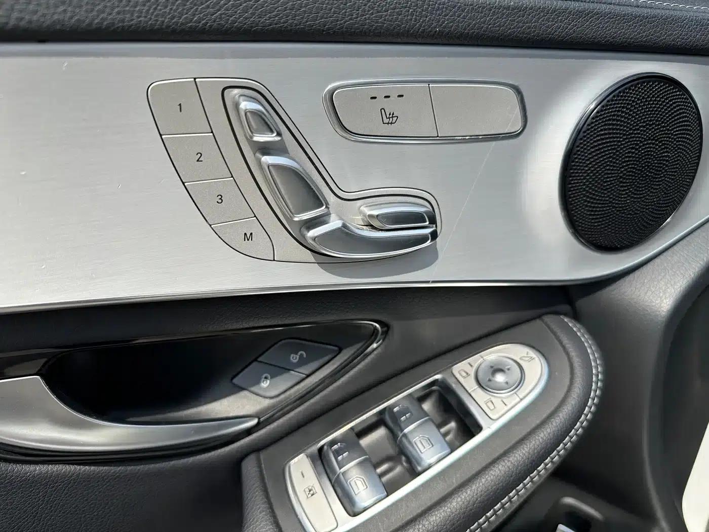 Mercedes-Benz GLC Coupe 2020 GLC 260 4MATIC Coupe SUV — миниатюра 15