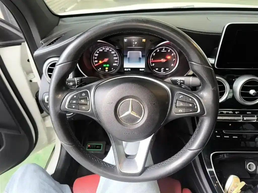 Mercedes-Benz GLC Coupe 2018 GLC 200 4MATIC Coupe SUV — миниатюра 11