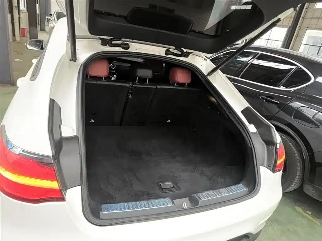 Mercedes-Benz GLC Coupe 2018 GLC 200 4MATIC Coupe SUV — миниатюра 19