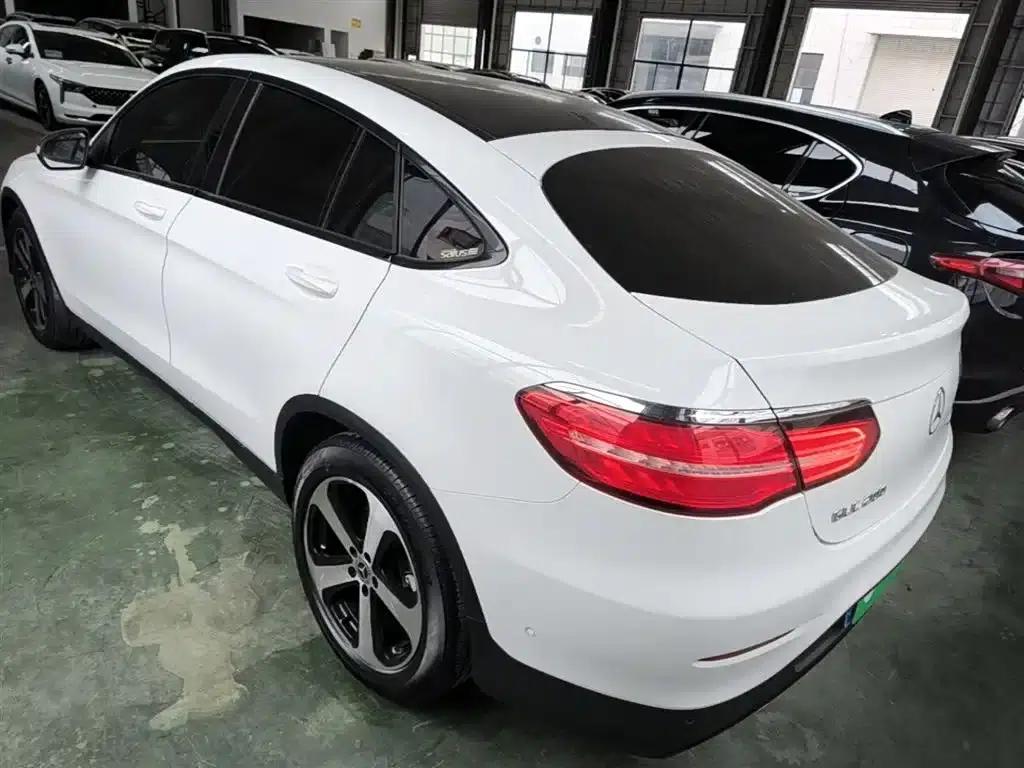 Mercedes-Benz GLC Coupe 2018 GLC 200 4MATIC Coupe SUV — миниатюра 6