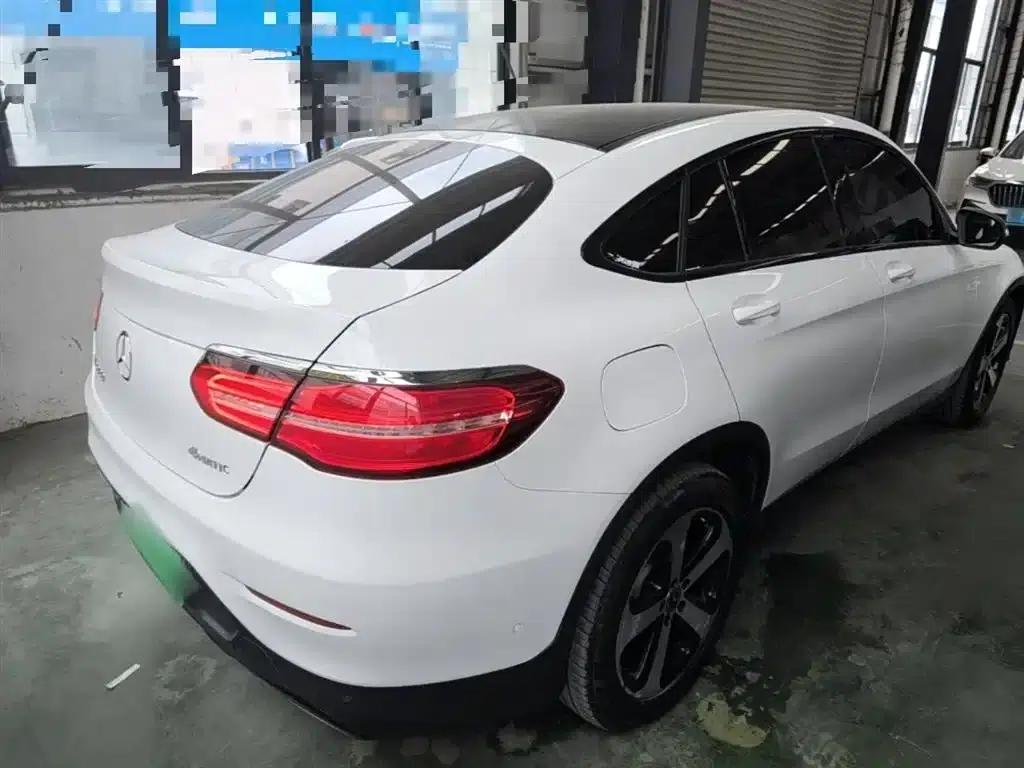 Mercedes-Benz GLC Coupe 2018 GLC 200 4MATIC Coupe SUV — миниатюра 7