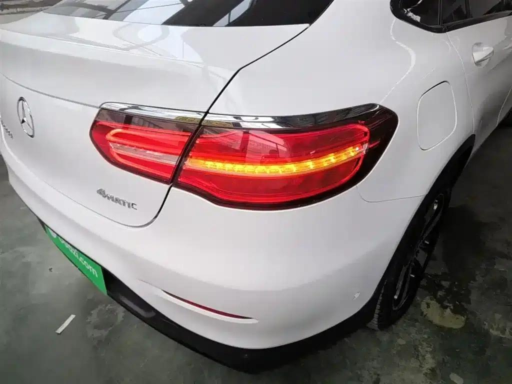 Mercedes-Benz GLC Coupe 2018 GLC 200 4MATIC Coupe SUV — миниатюра 8