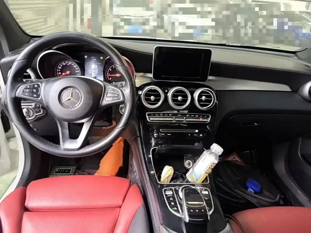 Mercedes-Benz GLC Coupe 2018 GLC 200 4MATIC Coupe SUV — миниатюра 10