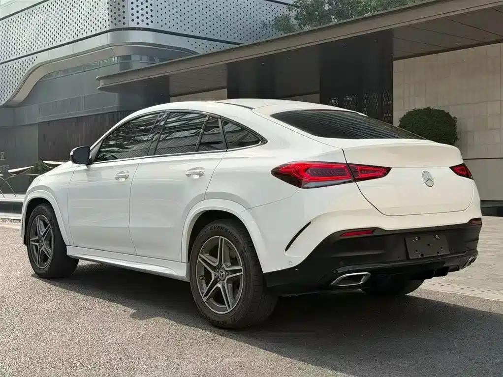 2020 Mercedes-Benz GLE Coupe, GLE 450 4MATIC Coupe SUV, Fashion Model — миниатюра 11