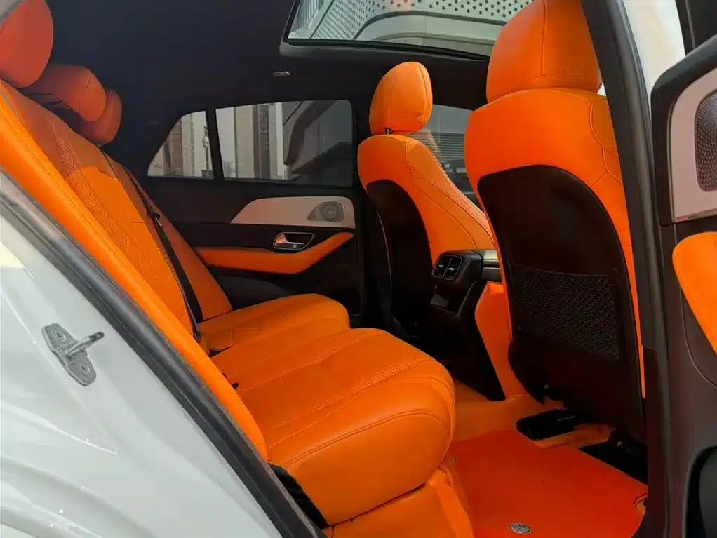 2020 Mercedes-Benz GLE Coupe, GLE 450 4MATIC Coupe SUV, Fashion Model — миниатюра 14