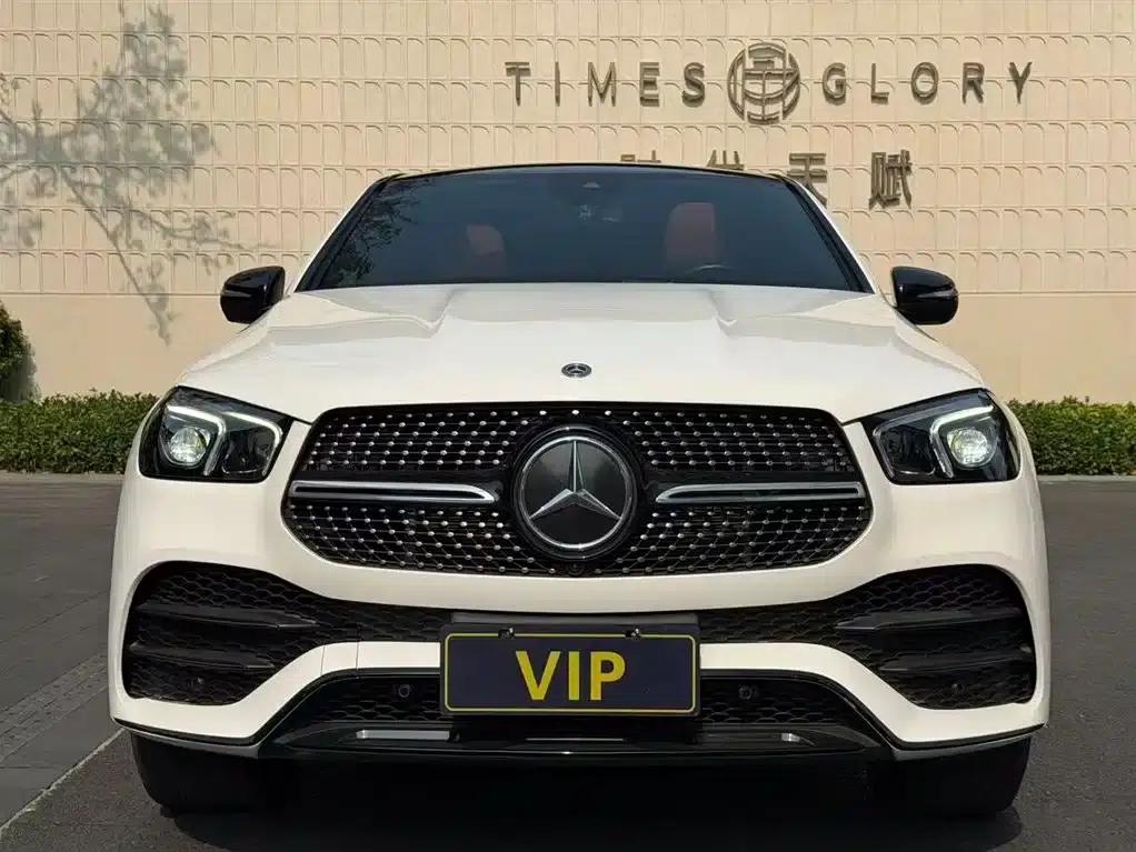 2020 Mercedes-Benz GLE Coupe, GLE 450 4MATIC Coupe SUV, Fashion Model — миниатюра 15