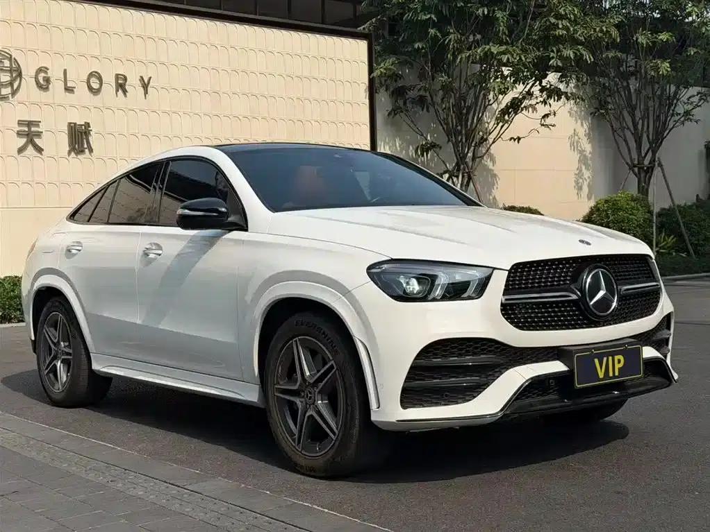 2020 Mercedes-Benz GLE Coupe, GLE 450 4MATIC Coupe SUV, Fashion Model — миниатюра 17
