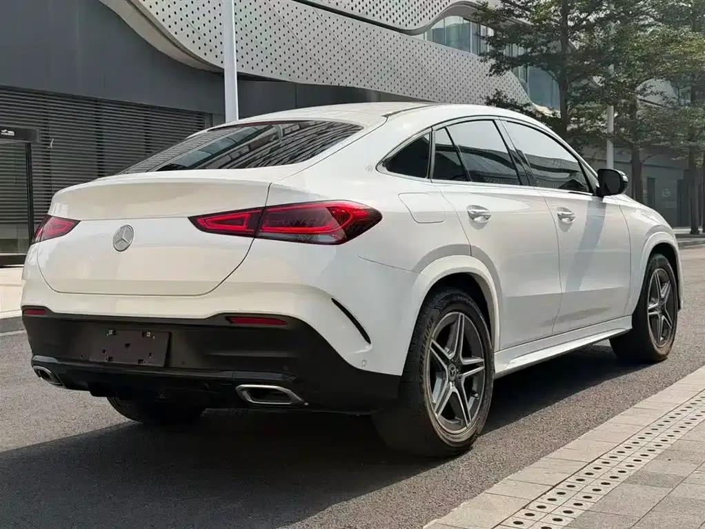 2020 Mercedes-Benz GLE Coupe, GLE 450 4MATIC Coupe SUV, Fashion Model — миниатюра 18