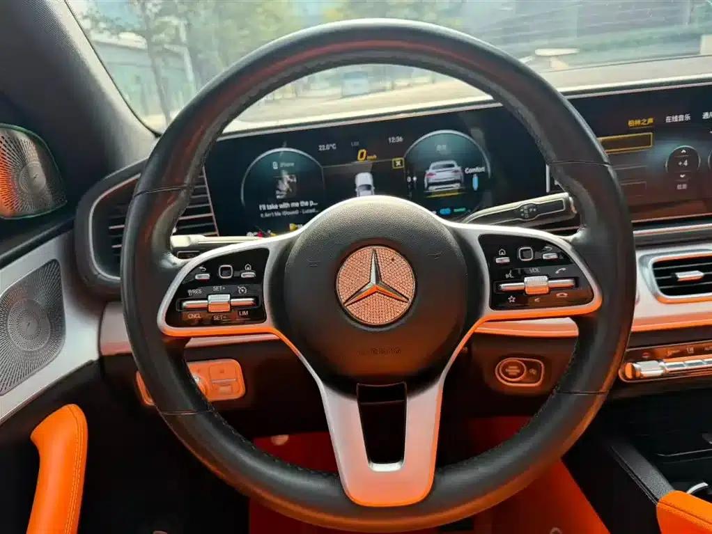 2020 Mercedes-Benz GLE Coupe, GLE 450 4MATIC Coupe SUV, Fashion Model — миниатюра 4