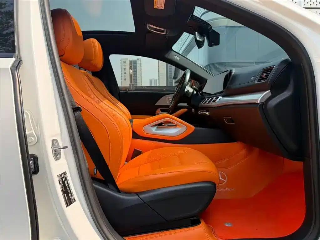2020 Mercedes-Benz GLE Coupe, GLE 450 4MATIC Coupe SUV, Fashion Model — миниатюра 8