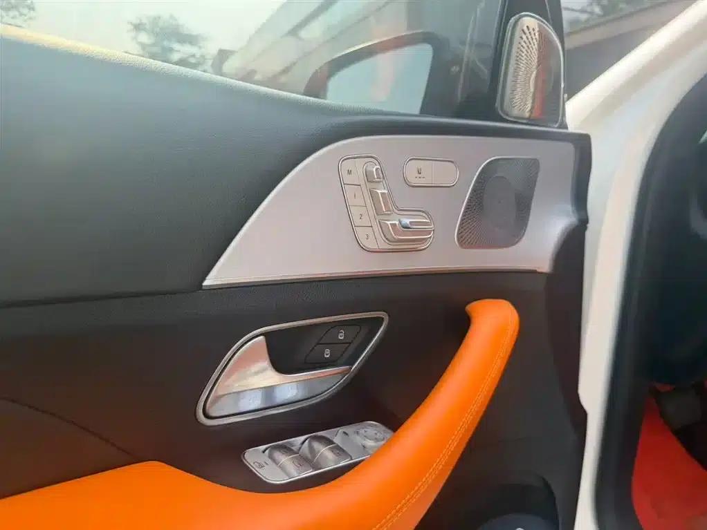 2020 Mercedes-Benz GLE Coupe, GLE 450 4MATIC Coupe SUV, Fashion Model — миниатюра 10