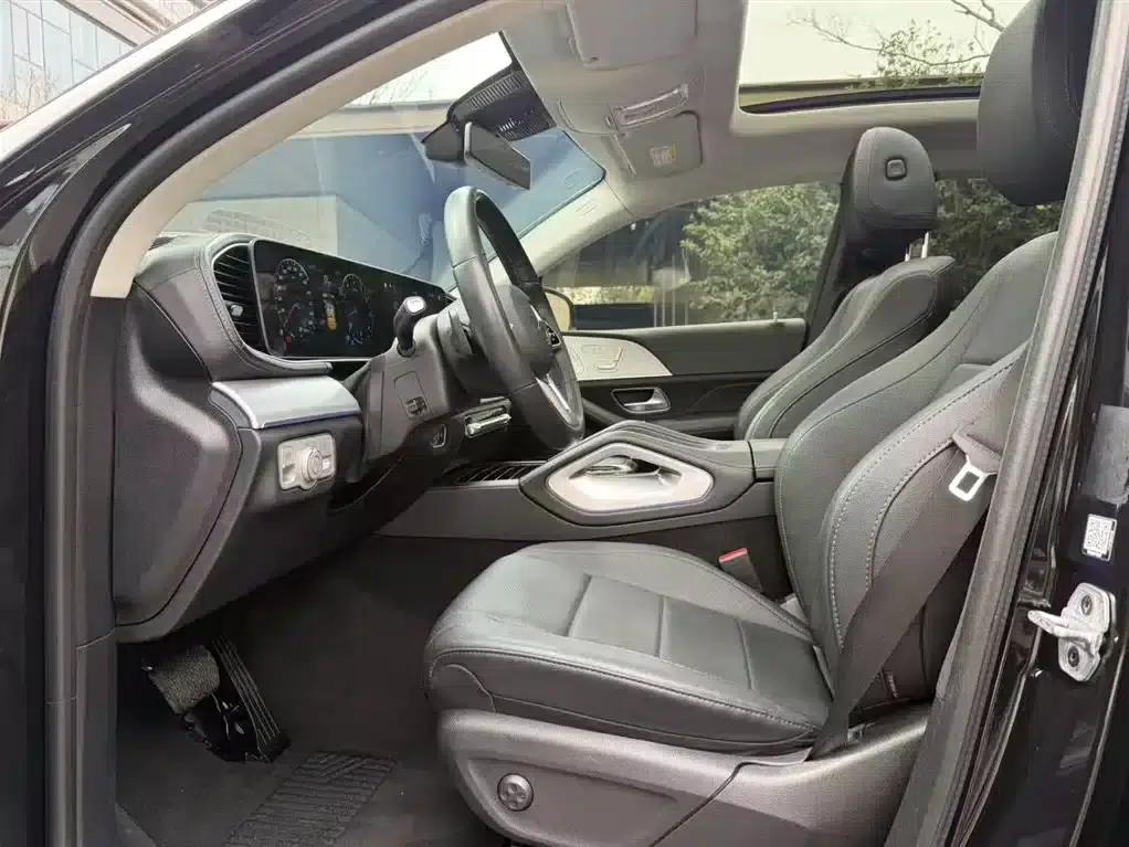 2020 Mercedes-Benz GLE Coupe, GLE 350 4MATIC Coupe SUV Luxury Model — миниатюра 3