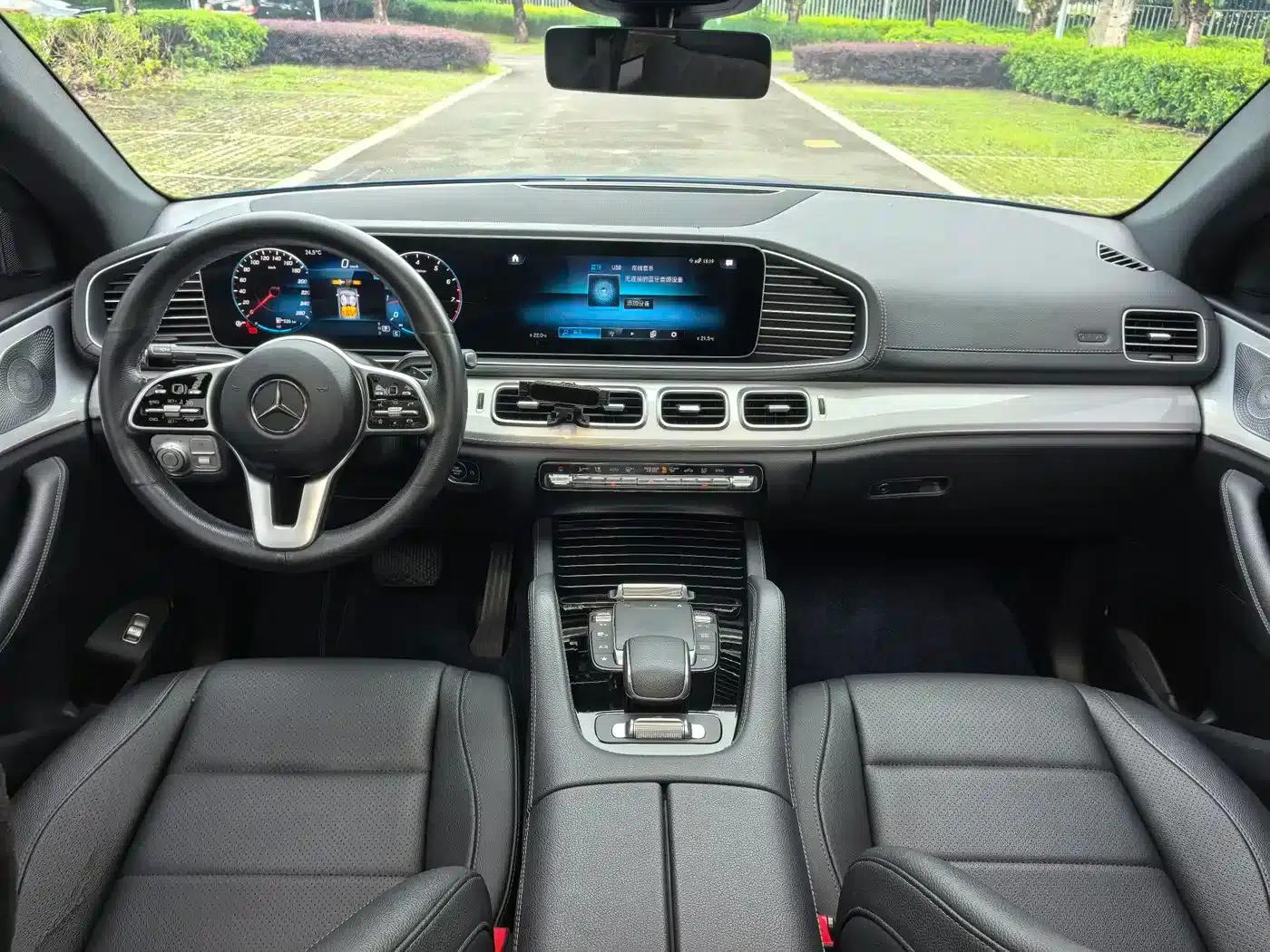 2020 Mercedes-Benz GLE Coupe, GLE 450 4MATIC Coupe SUV Luxury Model — миниатюра 10