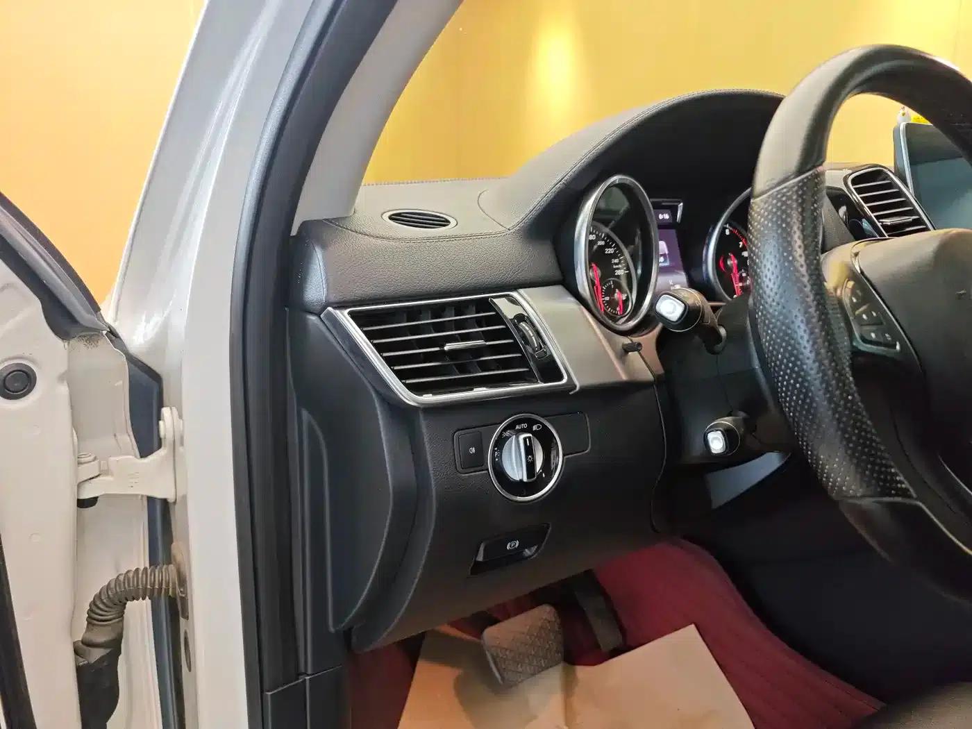 2015 Mercedes-Benz GLE Coupe, GLE 320 4MATIC Coupe SUV — миниатюра 13