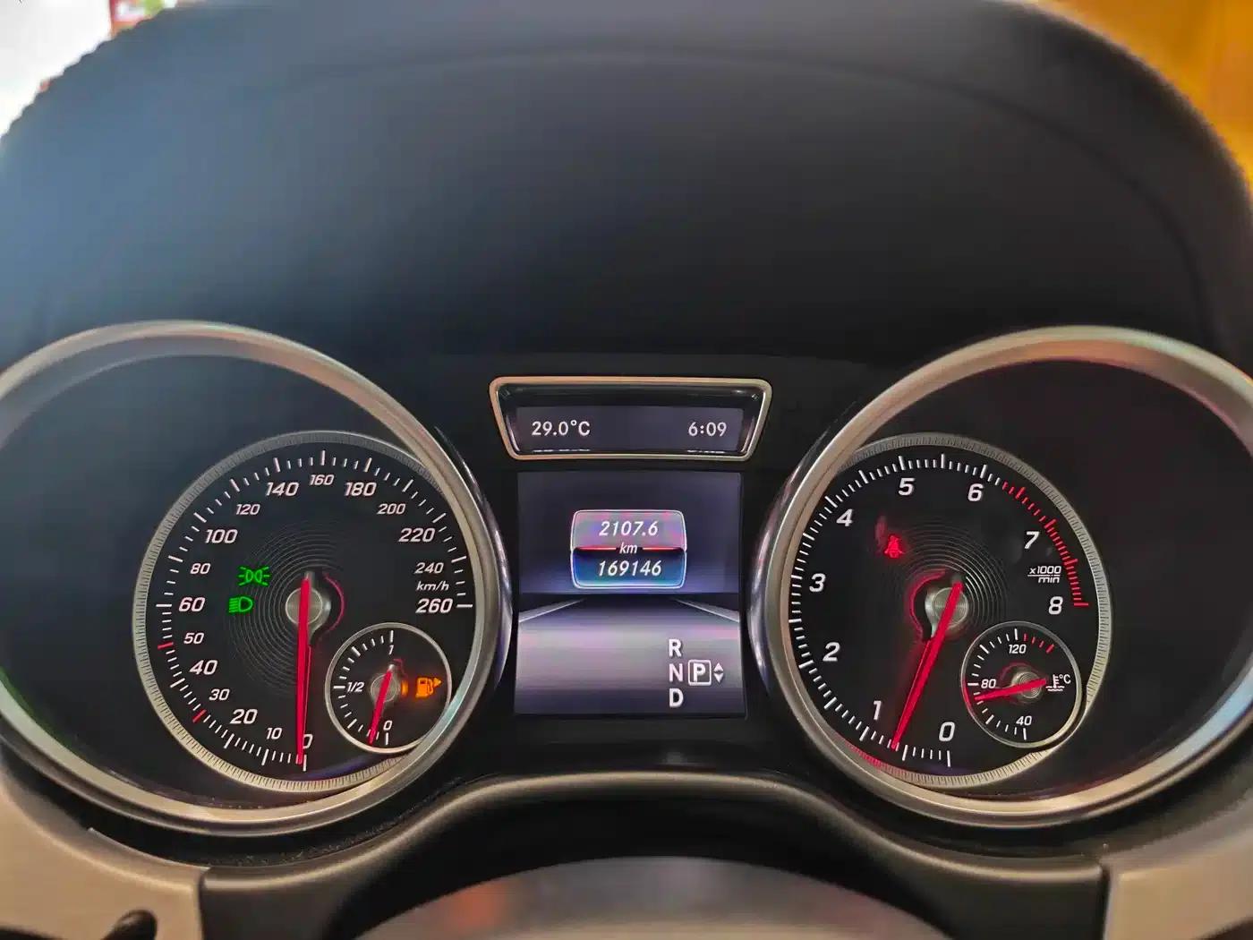 2015 Mercedes-Benz GLE Coupe, GLE 320 4MATIC Coupe SUV — миниатюра 39