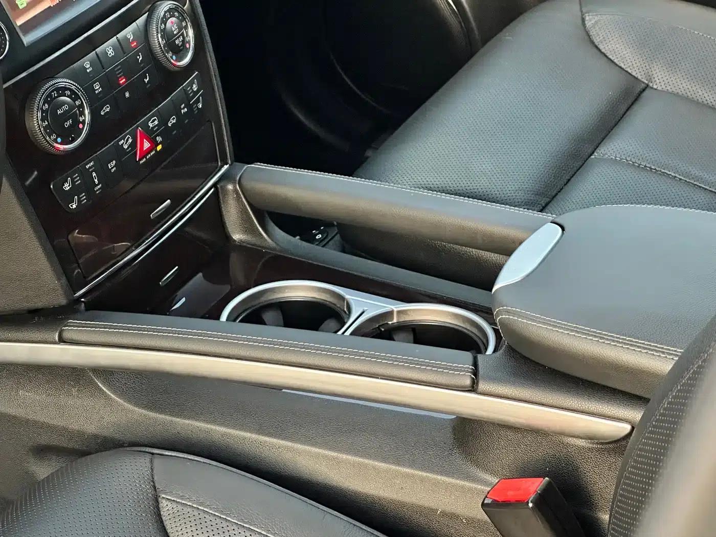 Mercedes-Benz GL-Class 2010 GL 550 4MATIC — миниатюра 9
