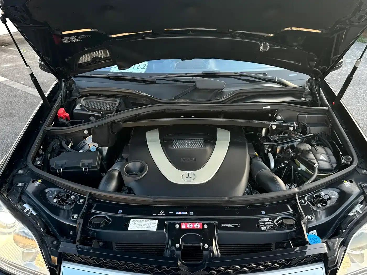 Mercedes-Benz GL-Class 2010 GL 550 4MATIC — миниатюра 10