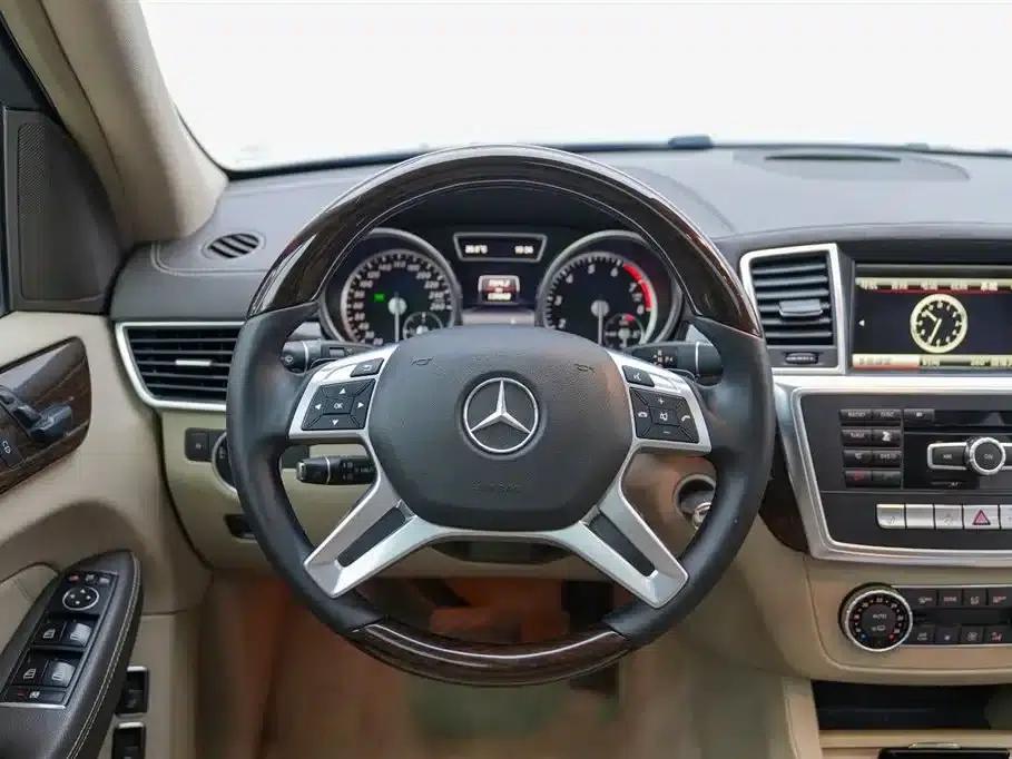 Mercedes-Benz GL-Class 2014 GL 400 4MATIC Dynamic — миниатюра 12