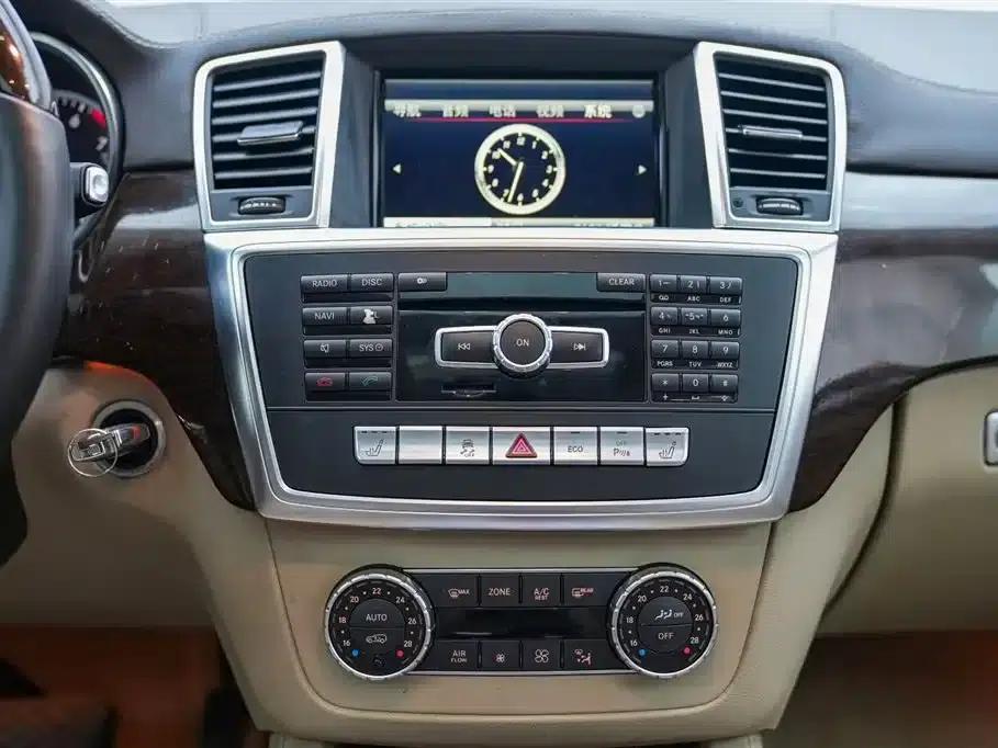 Mercedes-Benz GL-Class 2014 GL 400 4MATIC Dynamic — миниатюра 10